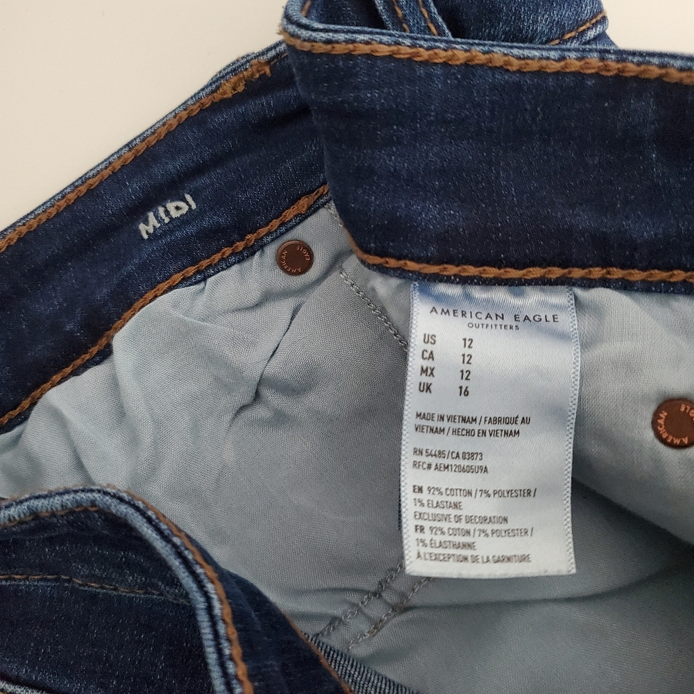 American Eagle Midi Denim Shorts Size 12 - Picture 4 of 6